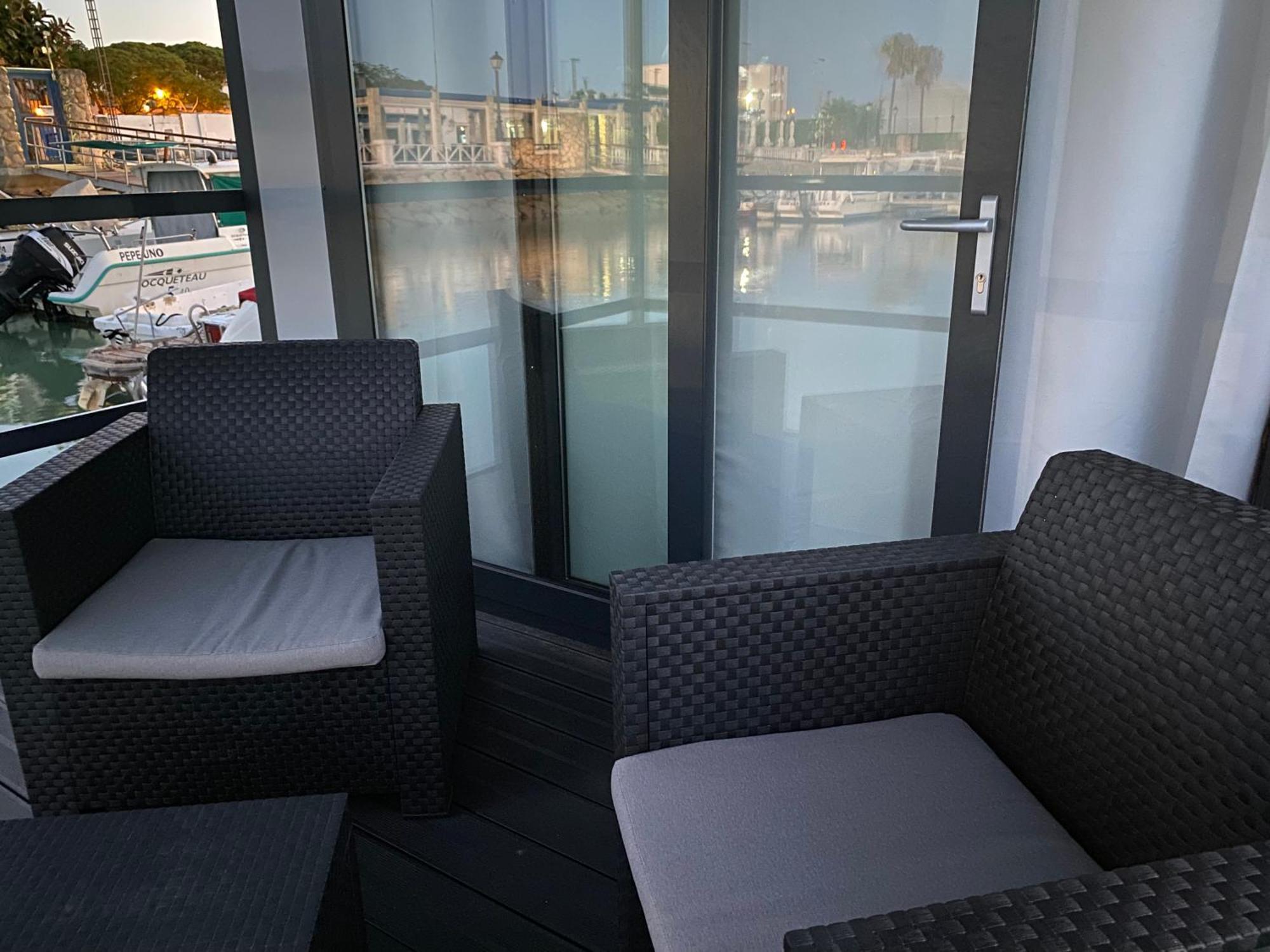 Отель Houseboat Cadiz El Puerto - Casa Flotante Эль-Пуэрто-де-Санта-Мария Экстерьер фото