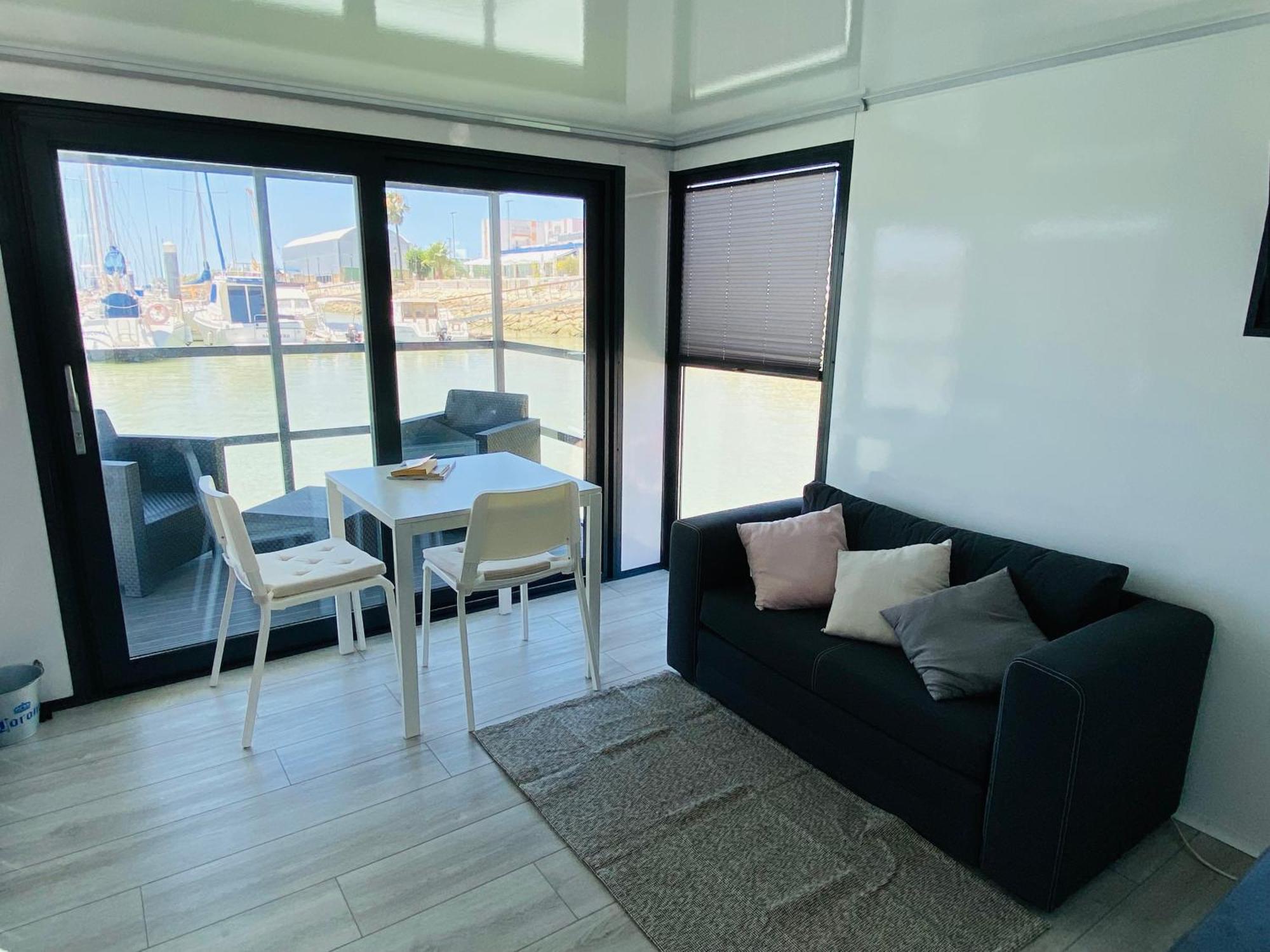 Отель Houseboat Cadiz El Puerto - Casa Flotante Эль-Пуэрто-де-Санта-Мария Экстерьер фото