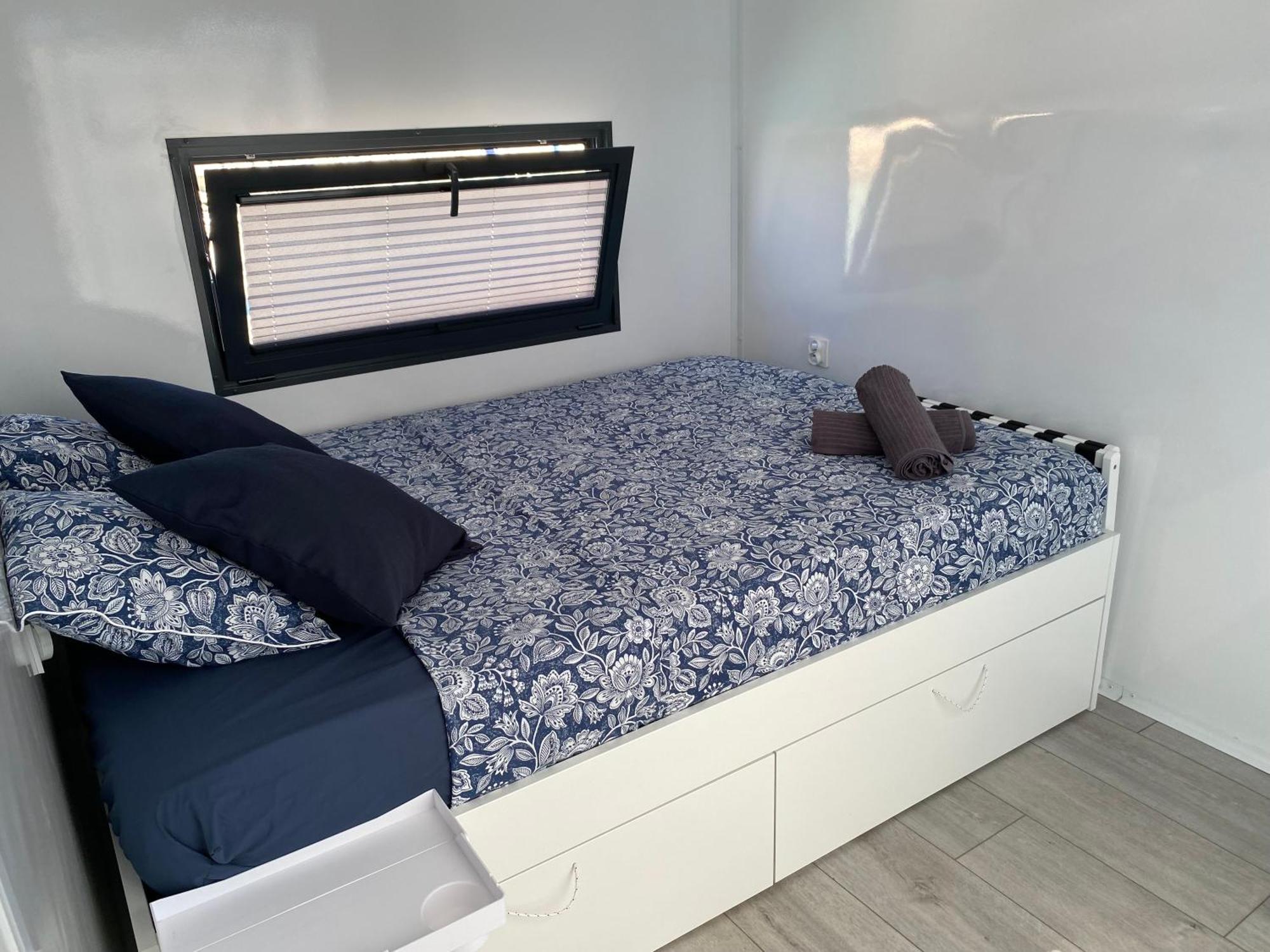 Отель Houseboat Cadiz El Puerto - Casa Flotante Эль-Пуэрто-де-Санта-Мария Экстерьер фото